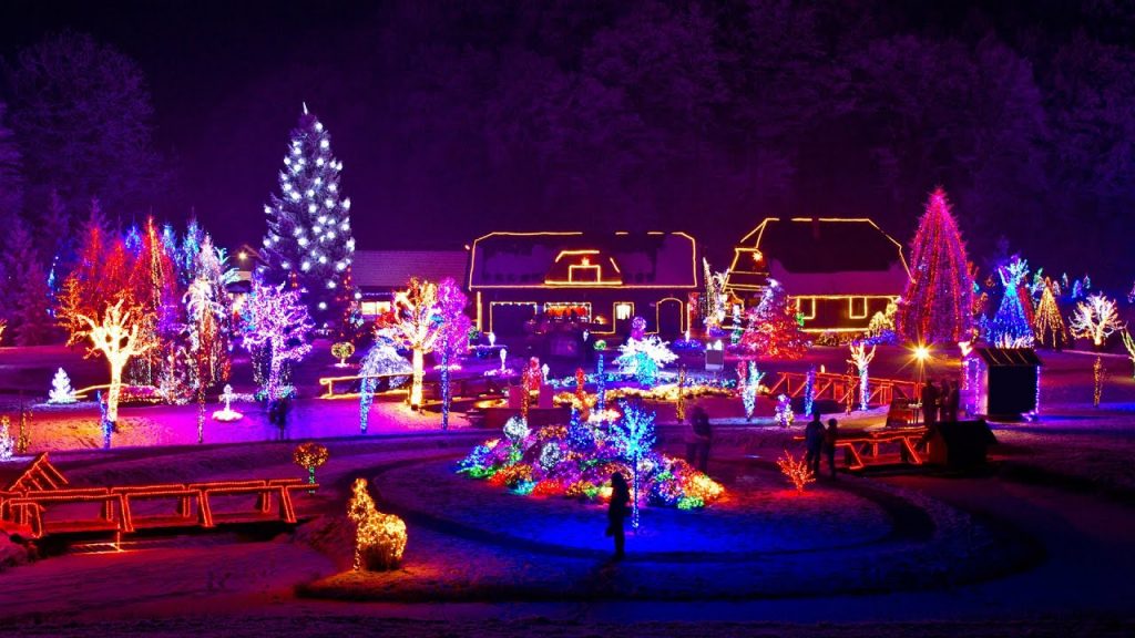 Christmas Lights Synced to Music – AMAZING!