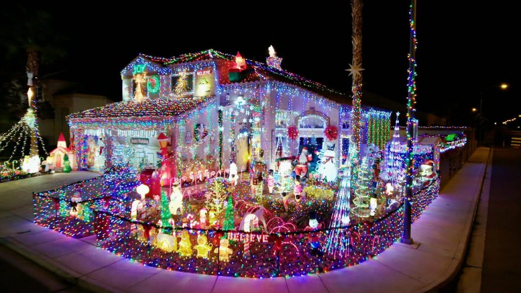 DeGennaro Family Delights with Indoor/Outdoor Display – The Great Christmas Light Fight