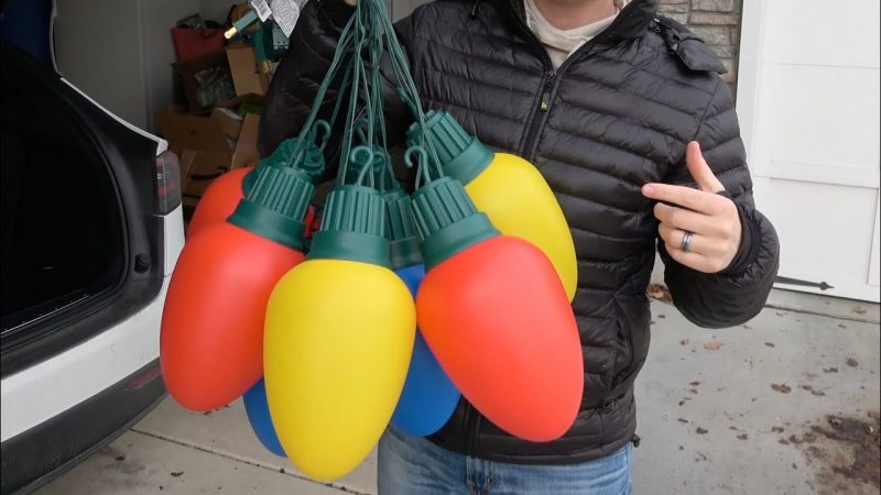 Whats inside the BIGGEST Christmas Lights?